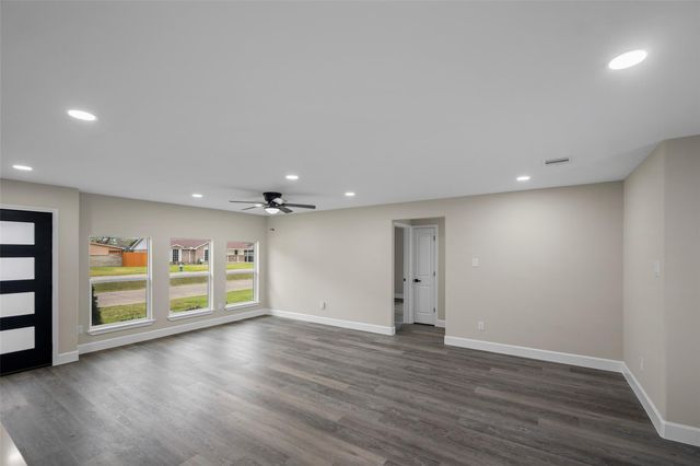 1917 Elmview Drive, Houston, TX 77080