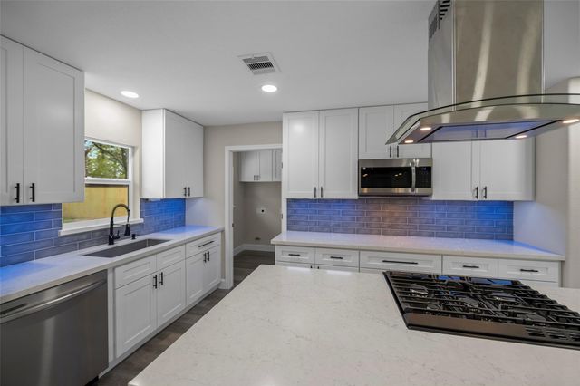 1917 Elmview Drive, Houston, TX 77080