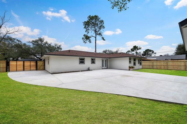 1917 Elmview Drive, Houston, TX 77080