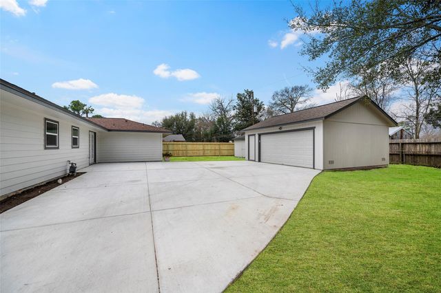 1917 Elmview Drive, Houston, TX 77080