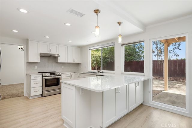 4955 Via Papel, San Diego, CA 92122