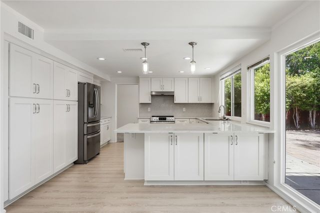 4955 Via Papel, San Diego, CA 92122