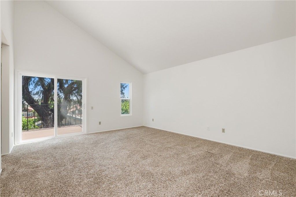 Image 21 of property listing at 4955 Via Papel, San Diego, CA 92122