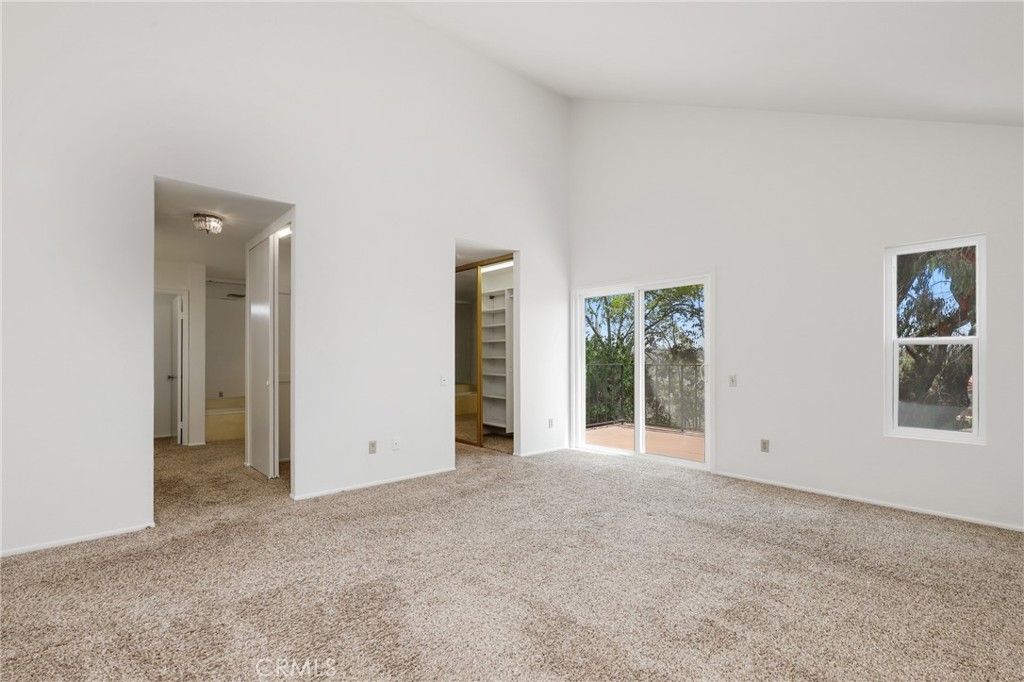 Image 22 of property listing at 4955 Via Papel, San Diego, CA 92122