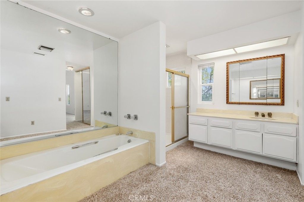 Image 24 of property listing at 4955 Via Papel, San Diego, CA 92122