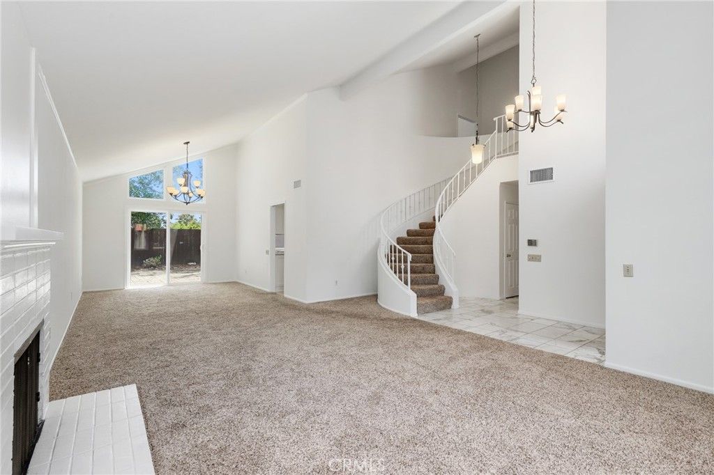 Image 6 of property listing at 4955 Via Papel, San Diego, CA 92122