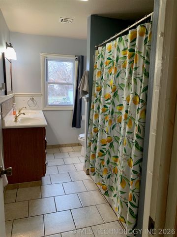 815 S Hickory Street, Nowata, OK 74048