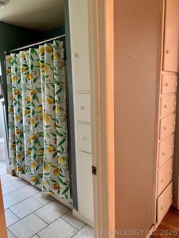 815 S Hickory Street, Nowata, OK 74048