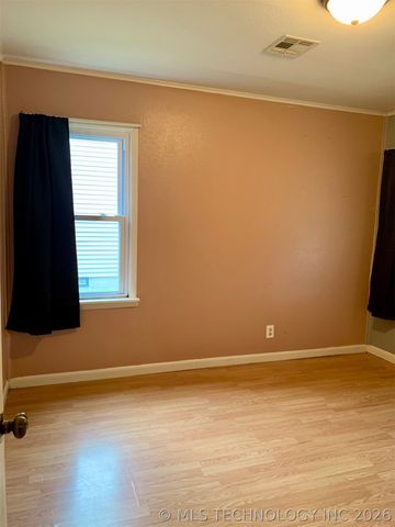 815 S Hickory Street, Nowata, OK 74048