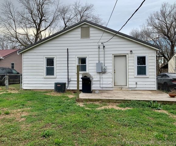 815 S Hickory Street, Nowata, OK 74048