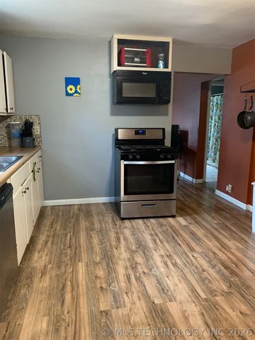 815 S Hickory Street, Nowata, OK 74048