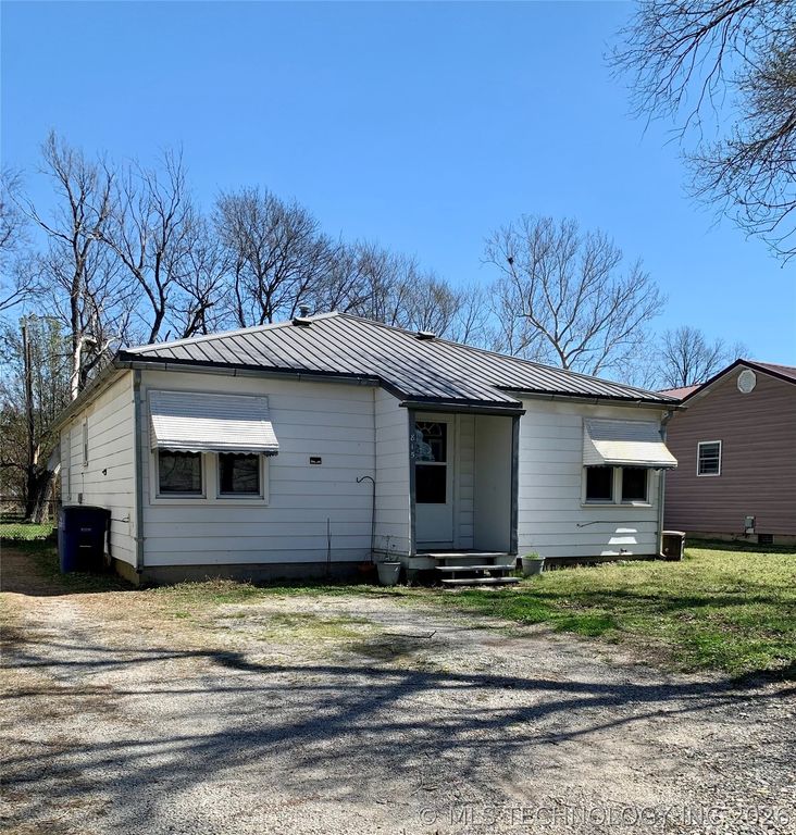 815 S Hickory Street, Nowata, OK 74048