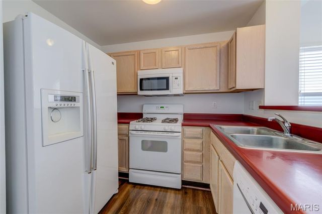10 W Homefield Point Court, O'fallon, MO 63366