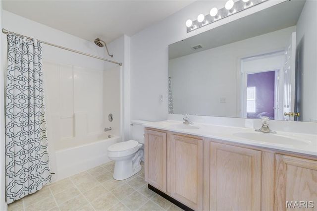 10 W Homefield Point Court, O'fallon, MO 63366