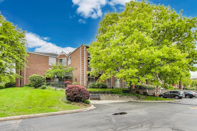 805 Leicester Road B105, Elk Grove Village, IL 60007