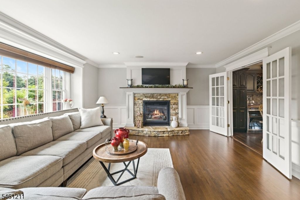 11 Tannery Ln, Roseland Boro, NJ 07068 — photo 2