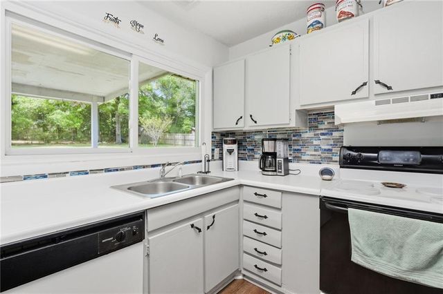 4320 Binghamton Drive, Mobile, AL 36619