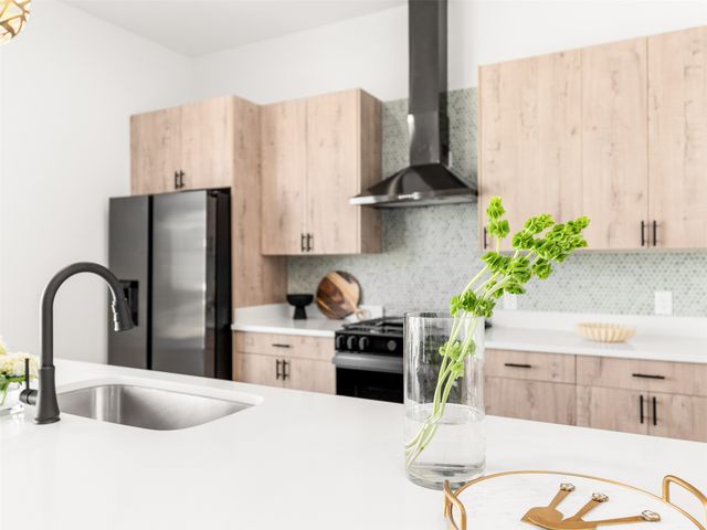 2015 N Prairie Avenue 102, Dallas, TX 75204