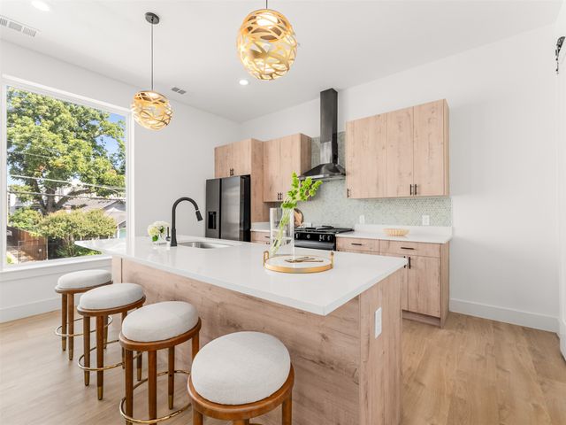 2015 N Prairie Avenue 102, Dallas, TX 75204