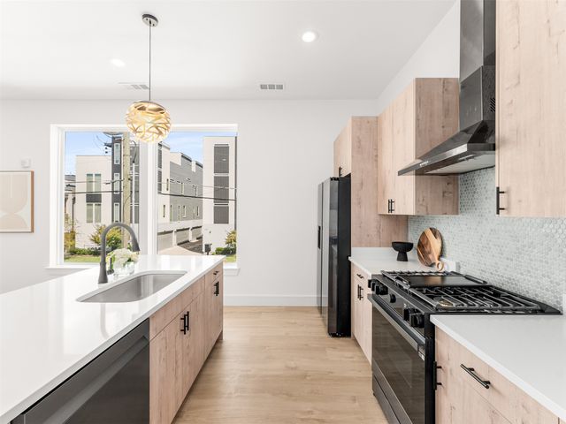 2015 N Prairie Avenue 102, Dallas, TX 75204