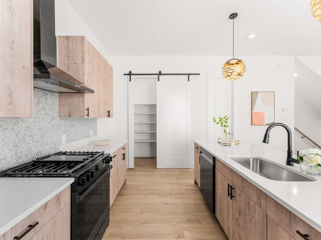 2015 N Prairie Avenue 102, Dallas, TX 75204