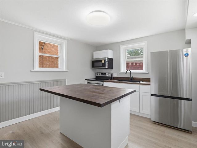 111 HARRISON AVE, Waynesboro, PA 17268