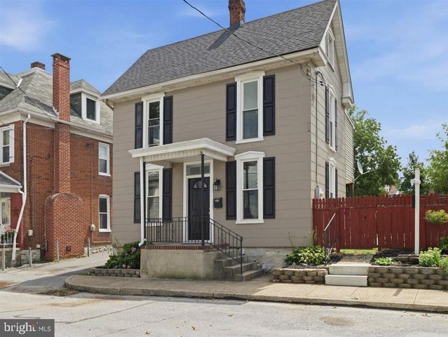111 HARRISON AVE, Waynesboro, PA 17268