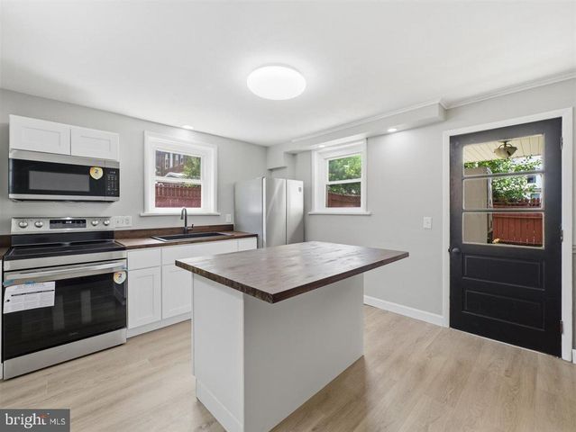 111 HARRISON AVE, Waynesboro, PA 17268