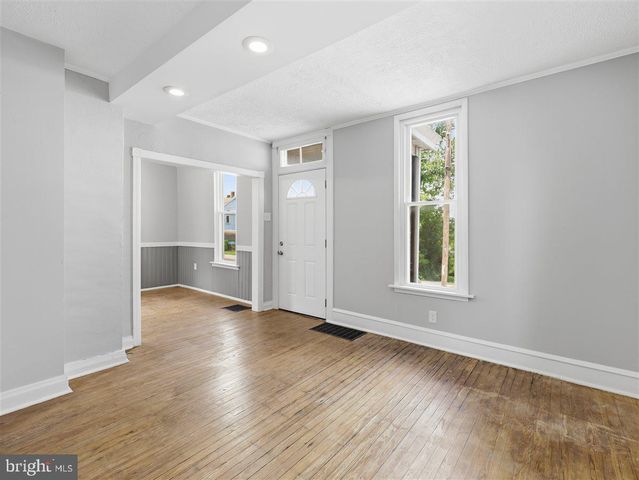 111 HARRISON AVE, Waynesboro, PA 17268