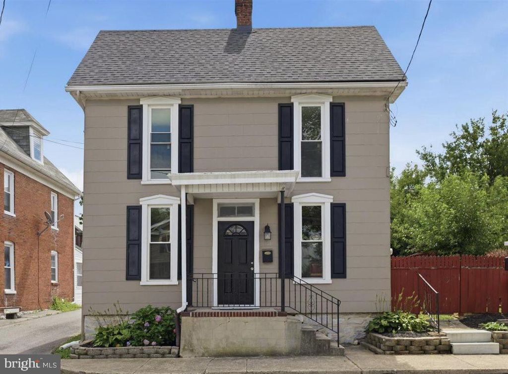 111 HARRISON AVE, Waynesboro, PA 17268