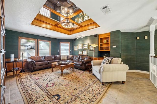 210 Victoria Way, Friendswood, TX 77546