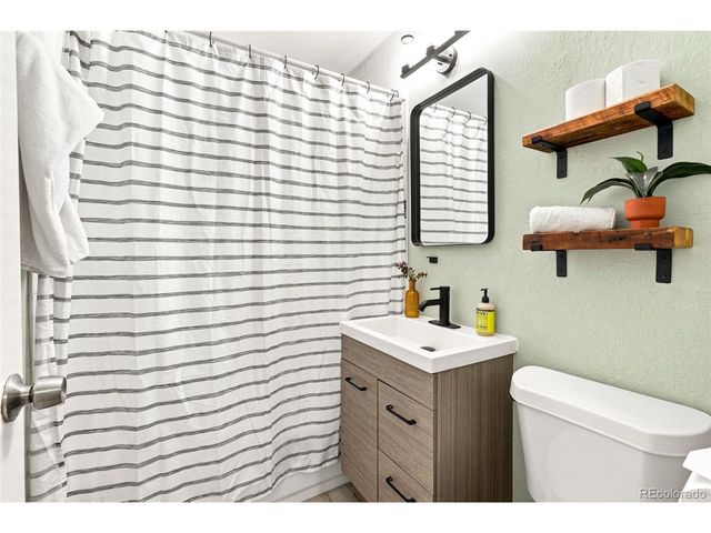 1908 Akron St, Aurora, CO 80010