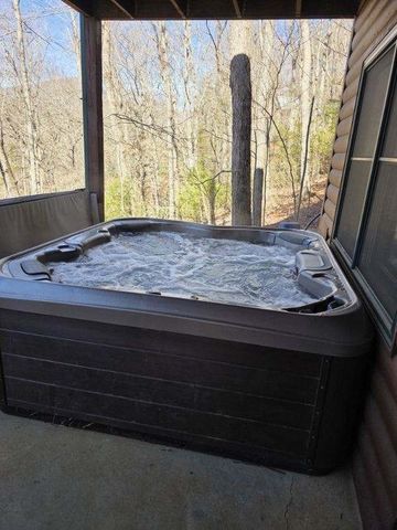 3204 Creek View Road, Hiawassee, GA 30546