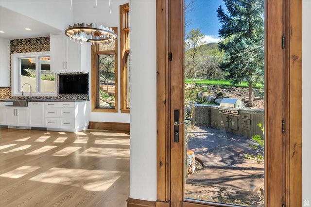 1400 E COVE CIR, North Salt Lake, UT 84054