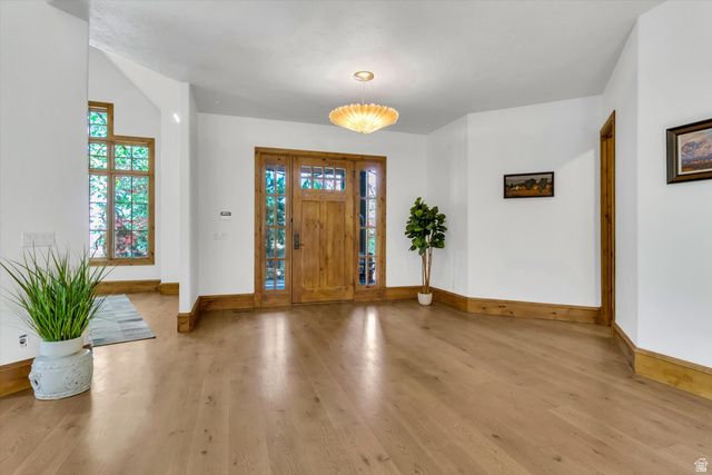1400 E COVE CIR, North Salt Lake, UT 84054
