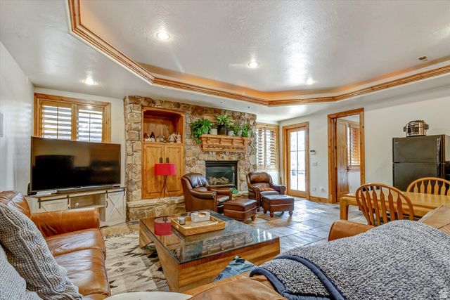 1400 E COVE CIR, North Salt Lake, UT 84054