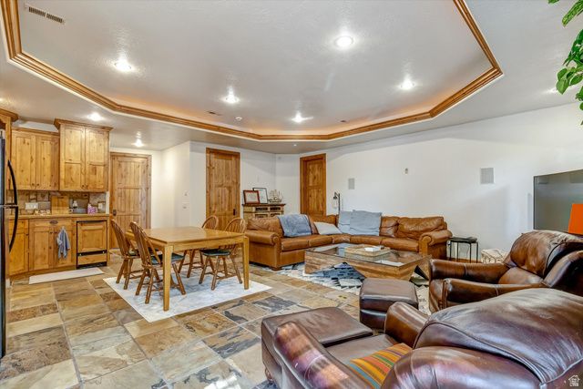 1400 E COVE CIR, North Salt Lake, UT 84054