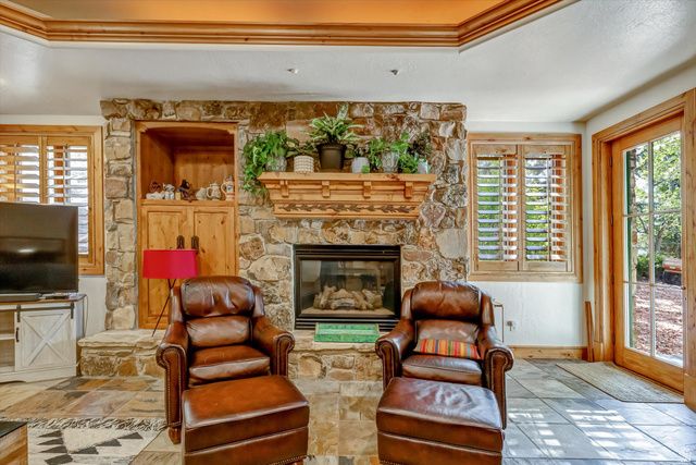 1400 E COVE CIR, North Salt Lake, UT 84054