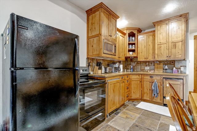 1400 E COVE CIR, North Salt Lake, UT 84054