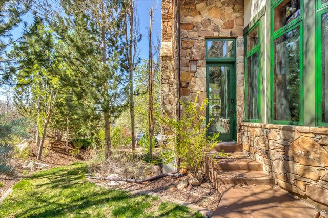 1400 E COVE CIR, North Salt Lake, UT 84054