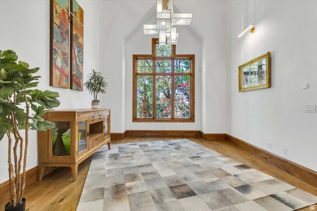 1400 E COVE CIR, North Salt Lake, UT 84054