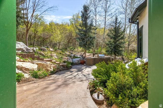1400 E COVE CIR, North Salt Lake, UT 84054