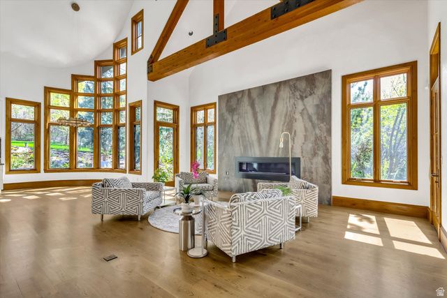1400 E COVE CIR, North Salt Lake, UT 84054