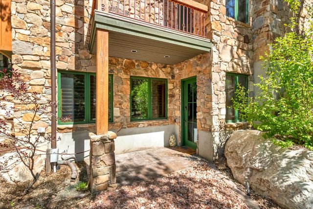 1400 E COVE CIR, North Salt Lake, UT 84054