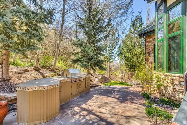 1400 E COVE CIR, North Salt Lake, UT 84054