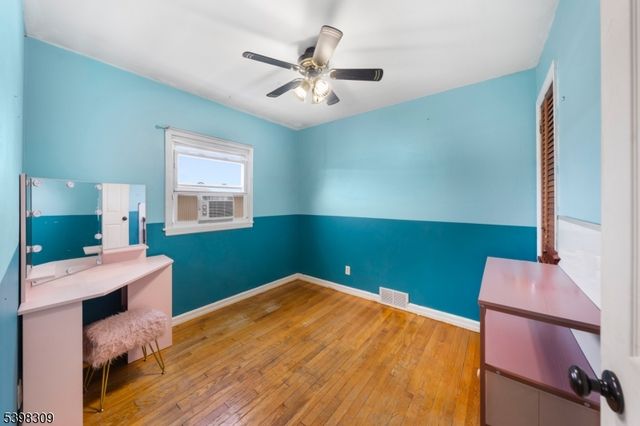 26 Edward Ct, Clifton City, NJ 07011