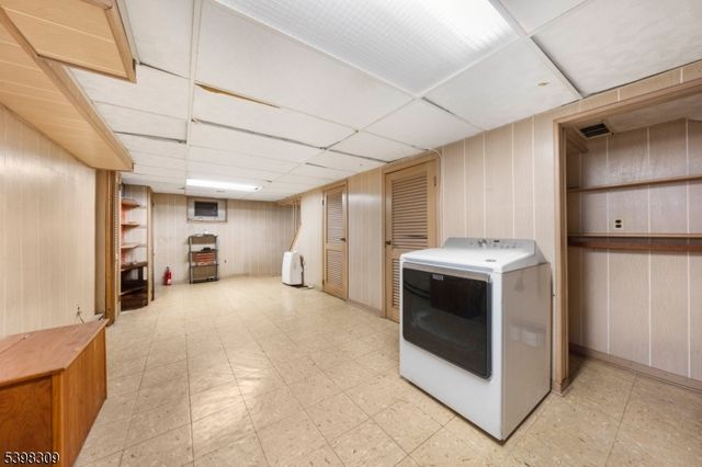 26 Edward Ct, Clifton City, NJ 07011