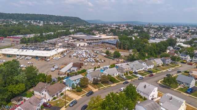 26 Edward Ct, Clifton City, NJ 07011