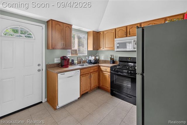 26227 Clancy Street, Roseville, MI 48066