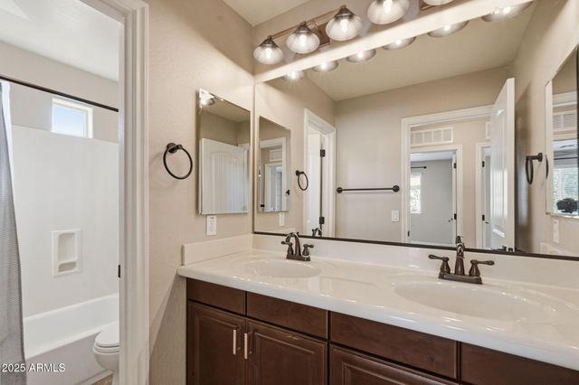 1389 S CHAPARRAL Boulevard, Gilbert, AZ 85296